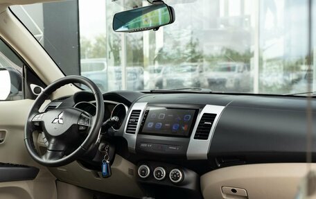 Mitsubishi Outlander III рестайлинг 3, 2008 год, 1 200 000 рублей, 10 фотография
