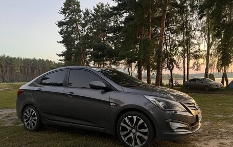 Hyundai Solaris II рестайлинг, 2015 год, 900 000 рублей, 9 фотография