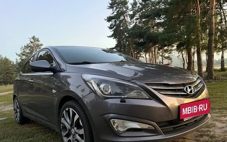 Hyundai Solaris II рестайлинг, 2015 год, 900 000 рублей, 6 фотография