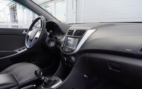 Hyundai Solaris II рестайлинг, 2011 год, 685 000 рублей, 19 фотография