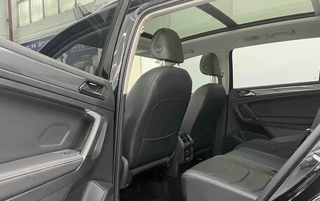 Volkswagen Tiguan II, 2021 год, 2 590 000 рублей, 9 фотография