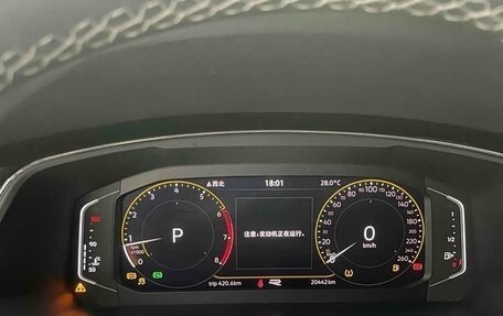 Volkswagen Tiguan II, 2021 год, 2 590 000 рублей, 12 фотография