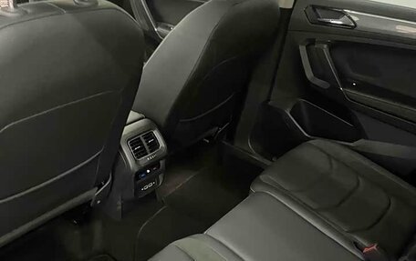 Volkswagen Tiguan II, 2021 год, 2 590 000 рублей, 7 фотография