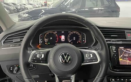 Volkswagen Tiguan II, 2021 год, 2 590 000 рублей, 6 фотография