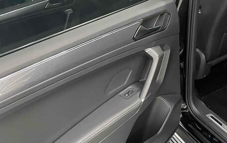 Volkswagen Tiguan II, 2021 год, 2 590 000 рублей, 22 фотография