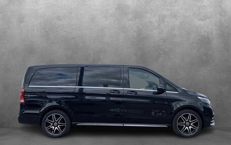 Mercedes-Benz V-Класс, 2022 год, 5 990 000 рублей, 3 фотография