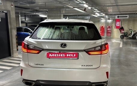 Lexus RX IV рестайлинг, 2017 год, 2 900 000 рублей, 4 фотография