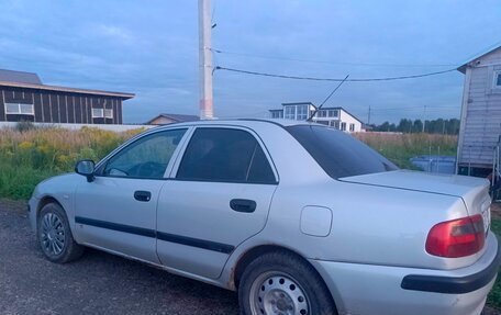 Mitsubishi Carisma I, 2003 год, 197 000 рублей, 3 фотография
