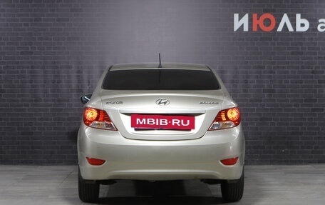 Hyundai Solaris II рестайлинг, 2011 год, 800 000 рублей, 7 фотография