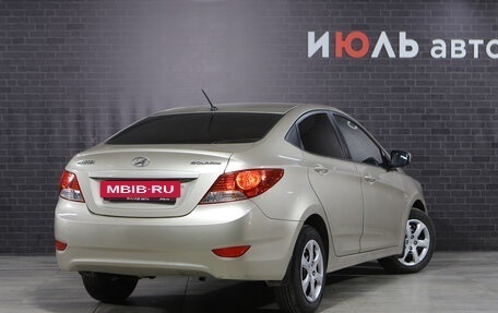 Hyundai Solaris II рестайлинг, 2011 год, 800 000 рублей, 6 фотография