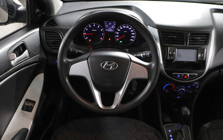 Hyundai Solaris II рестайлинг, 2011 год, 800 000 рублей, 11 фотография