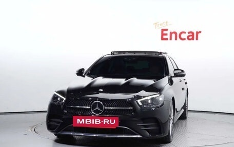 Mercedes-Benz E-Класс, 2022 год, 4 050 000 рублей, 2 фотография
