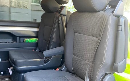 Volkswagen Multivan T6 рестайлинг, 2018 год, 4 260 000 рублей, 9 фотография