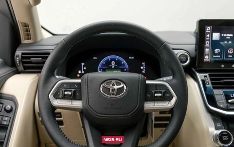 Toyota Land Cruiser, 2025 год, 8 100 000 рублей, 9 фотография