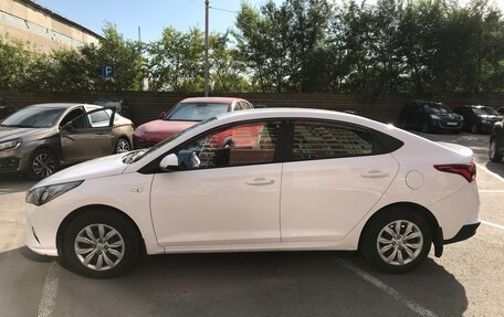 Hyundai Solaris II рестайлинг, 2021 год, 1 500 000 рублей, 2 фотография