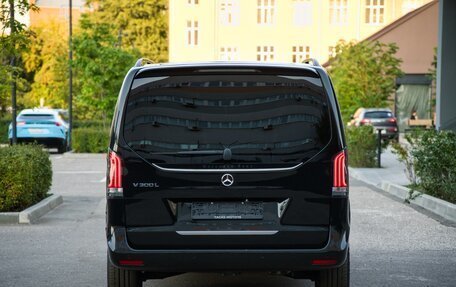 Mercedes-Benz V-Класс, 2025 год, 15 700 000 рублей, 18 фотография