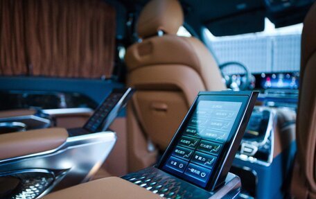 Mercedes-Benz V-Класс, 2025 год, 15 700 000 рублей, 37 фотография