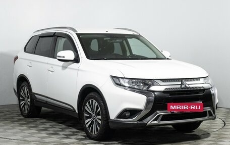 Mitsubishi Outlander III рестайлинг 3, 2018 год, 1 699 777 рублей, 3 фотография