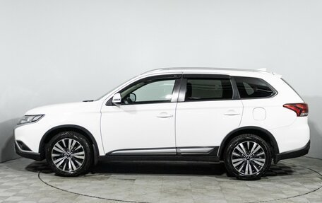 Mitsubishi Outlander III рестайлинг 3, 2018 год, 1 699 777 рублей, 8 фотография