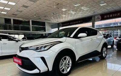 Toyota C-HR I рестайлинг, 2022 год, 2 100 000 рублей, 1 фотография