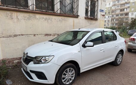 Renault Logan II, 2020 год, 800 000 рублей, 2 фотография