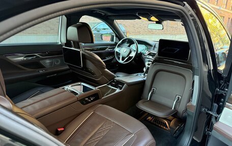 BMW 7 серия, 2016 год, 4 690 000 рублей, 18 фотография