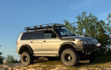 Mitsubishi Pajero Sport II рестайлинг, 2004 год, 1 400 000 рублей, 2 фотография