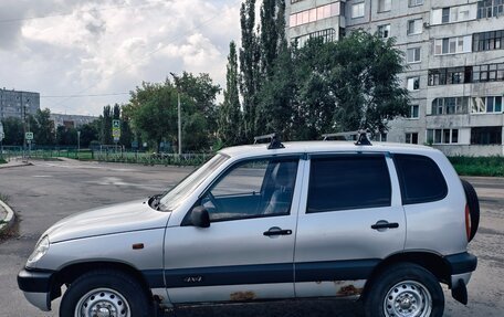 Chevrolet Niva I рестайлинг, 2003 год, 300 000 рублей, 2 фотография
