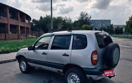 Chevrolet Niva I рестайлинг, 2003 год, 300 000 рублей, 3 фотография