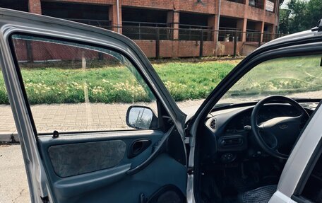 Chevrolet Niva I рестайлинг, 2003 год, 300 000 рублей, 12 фотография
