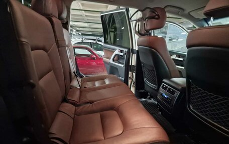 Toyota Land Cruiser 200, 2016 год, 5 700 000 рублей, 2 фотография
