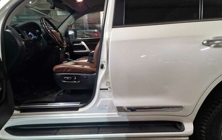 Toyota Land Cruiser 200, 2016 год, 5 700 000 рублей, 4 фотография