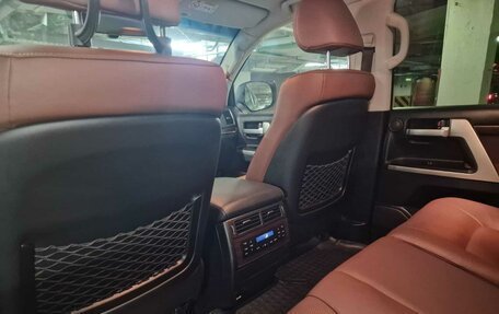 Toyota Land Cruiser 200, 2016 год, 5 700 000 рублей, 10 фотография