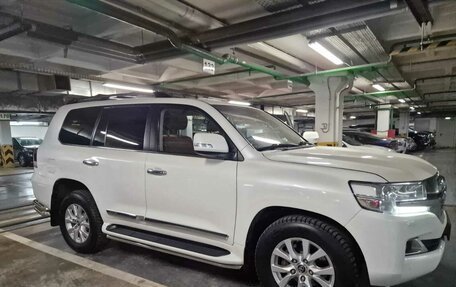 Toyota Land Cruiser 200, 2016 год, 5 700 000 рублей, 14 фотография