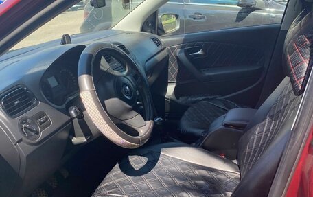 Volkswagen Polo VI (EU Market), 2011 год, 670 000 рублей, 2 фотография