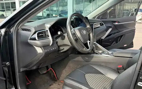 Toyota Camry, 2022 год, 2 750 000 рублей, 15 фотография