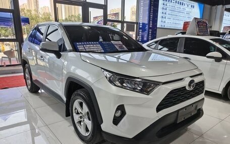 Toyota RAV4, 2021 год, 2 030 277 рублей, 3 фотография