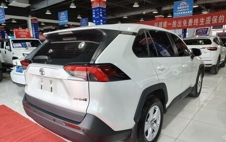 Toyota RAV4, 2021 год, 2 030 277 рублей, 4 фотография