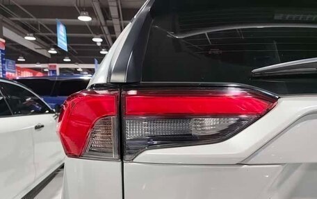 Toyota RAV4, 2021 год, 2 030 277 рублей, 17 фотография
