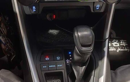 Toyota RAV4, 2021 год, 2 030 277 рублей, 13 фотография