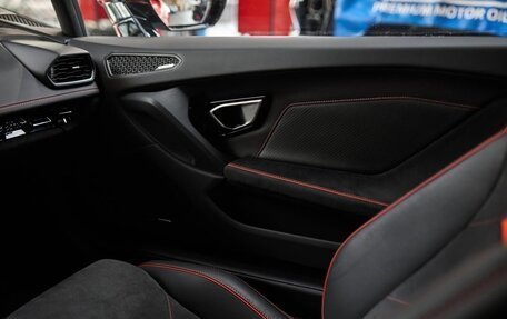 Lamborghini Huracán, 2019 год, 18 800 000 рублей, 14 фотография
