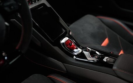 Lamborghini Huracán, 2019 год, 18 800 000 рублей, 26 фотография