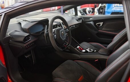 Lamborghini Huracán, 2019 год, 18 800 000 рублей, 28 фотография