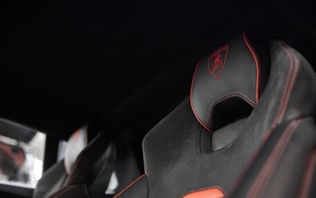 Lamborghini Huracán, 2019 год, 18 800 000 рублей, 40 фотография