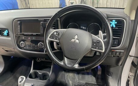 Mitsubishi Outlander III рестайлинг 3, 2013 год, 1 300 000 рублей, 12 фотография