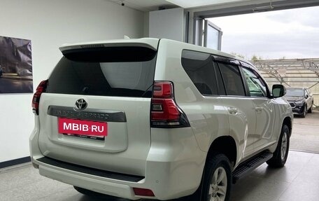Toyota Land Cruiser Prado 150 рестайлинг 2, 2019 год, 4 900 000 рублей, 5 фотография