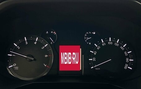Toyota Land Cruiser Prado 150 рестайлинг 2, 2019 год, 4 900 000 рублей, 10 фотография
