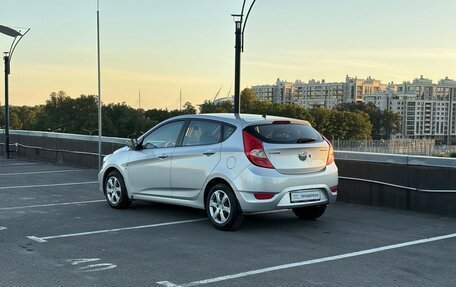 Hyundai Solaris II рестайлинг, 2011 год, 570 000 рублей, 3 фотография