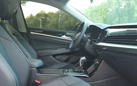 Volkswagen Passat B8 рестайлинг, 2021 год, 2 500 000 рублей, 13 фотография