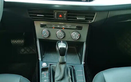 Volkswagen Passat B8 рестайлинг, 2021 год, 2 500 000 рублей, 15 фотография